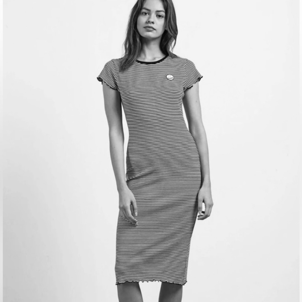 VOLCOM 🌹 Striped Ribbed Maxi Dress - Picture 4 of 14